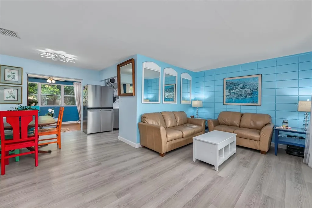 2702 S Shine Avenue Orlando FL 32806