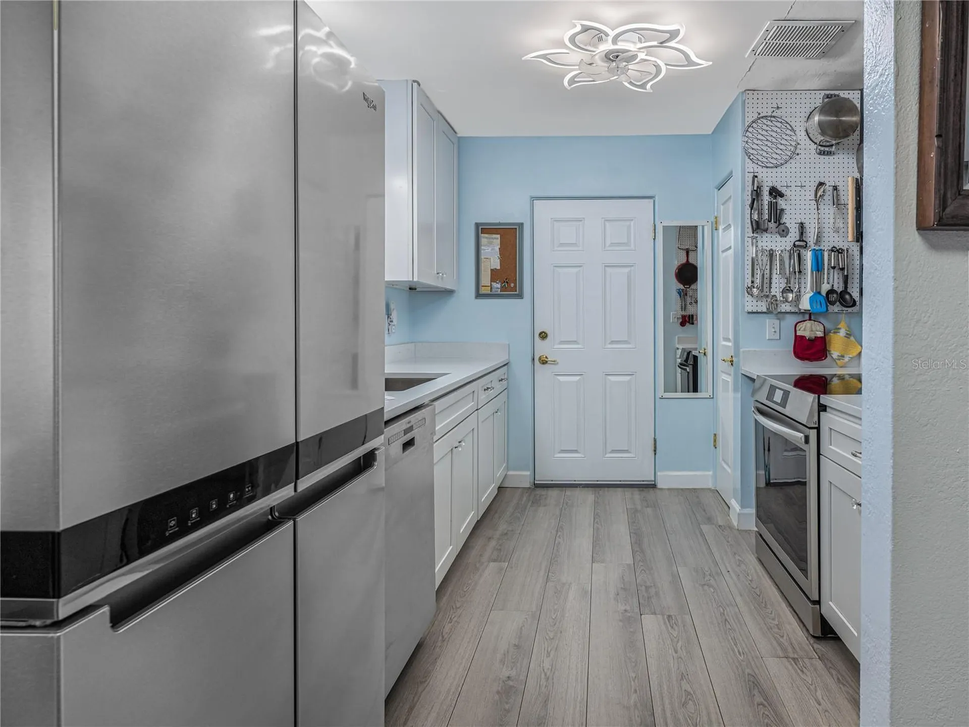 2702 S Shine Avenue Orlando FL 32806
