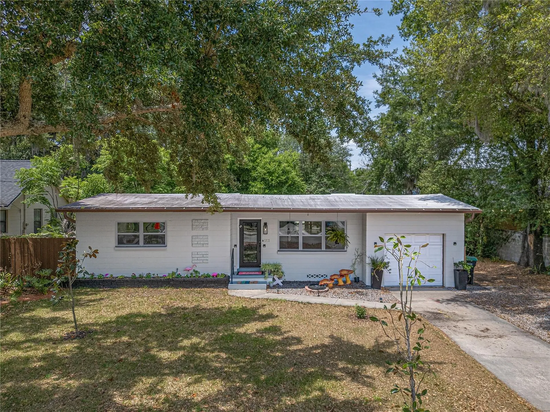 2702 S Shine Avenue Orlando FL 32806