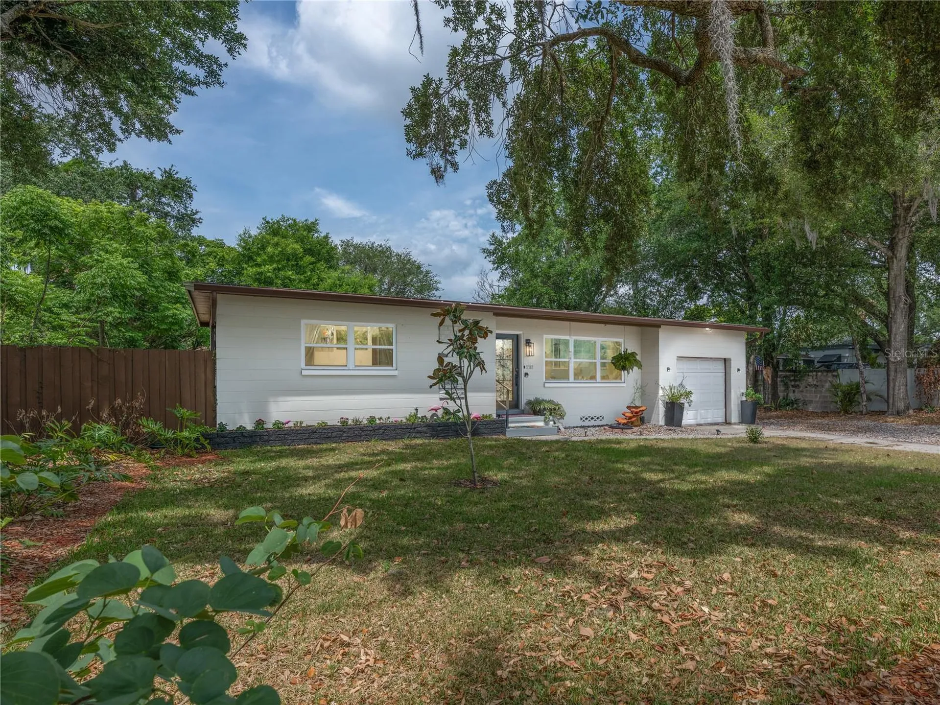 2702 S Shine Avenue Orlando FL 32806