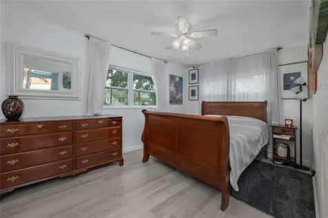 2702 S Shine Avenue Orlando FL 32806