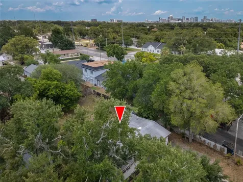 2702 S Shine Avenue Orlando FL 32806