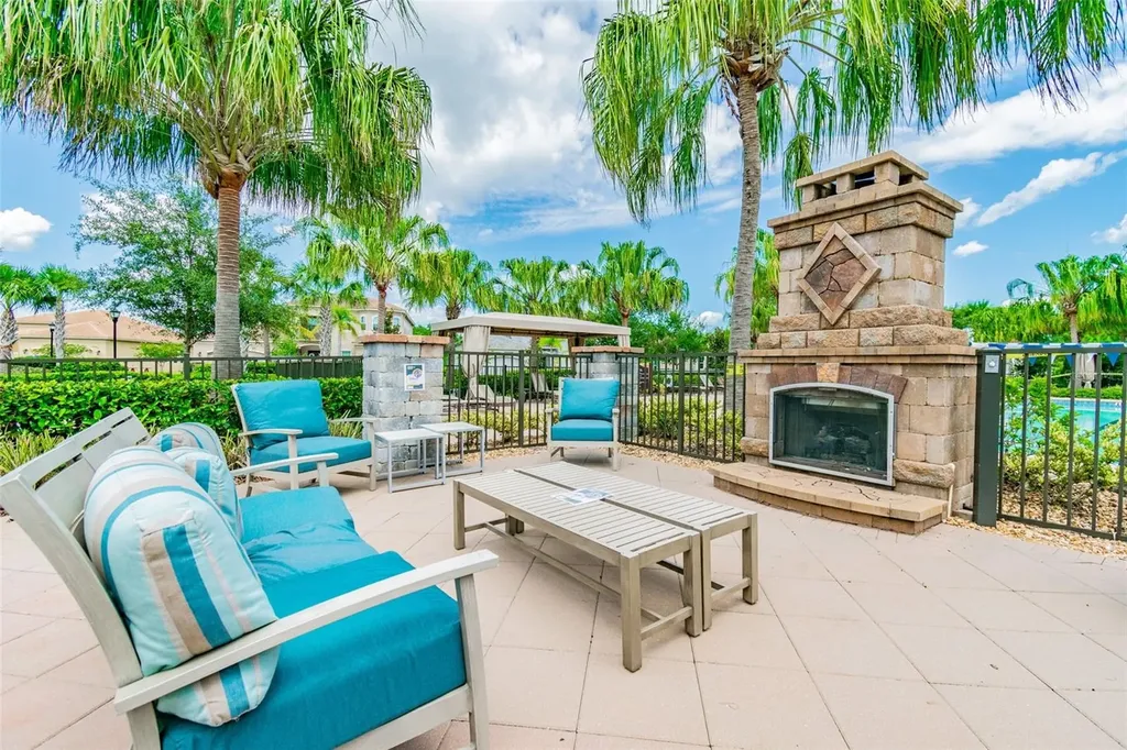 2213 Hollow Forest Court Wesley Chapel FL 33543