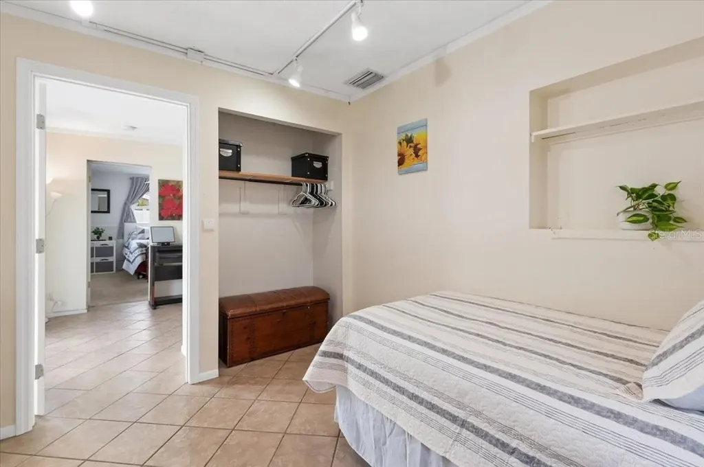 7816 3rd Avenue W Bradenton FL 34209