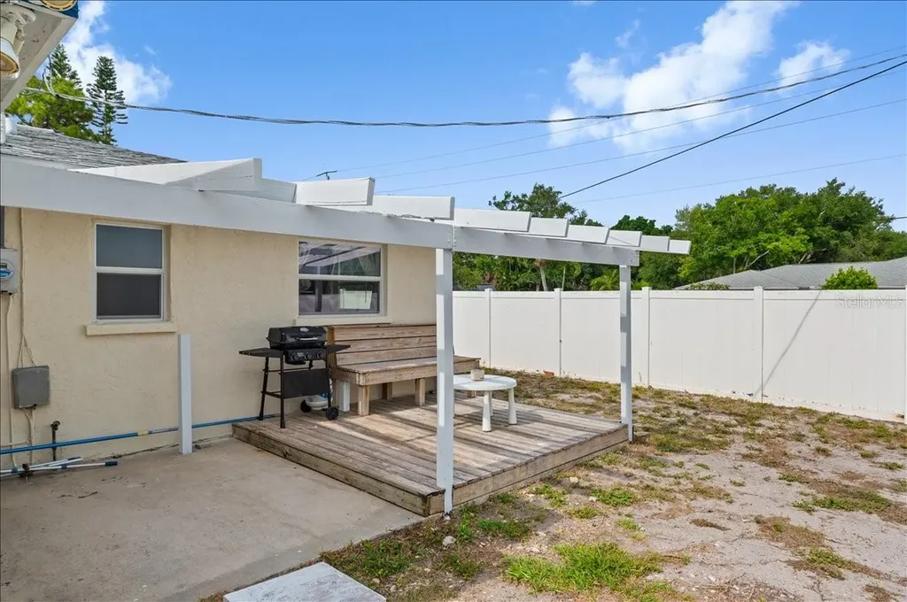 7816 3rd Avenue W Bradenton FL 34209