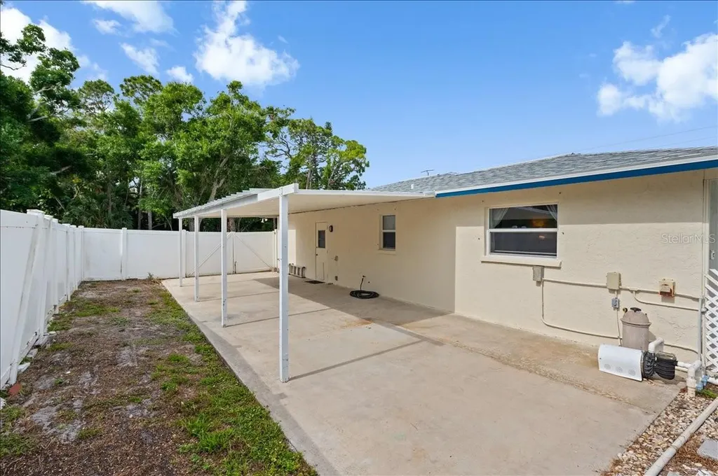 7816 3rd Avenue W Bradenton FL 34209