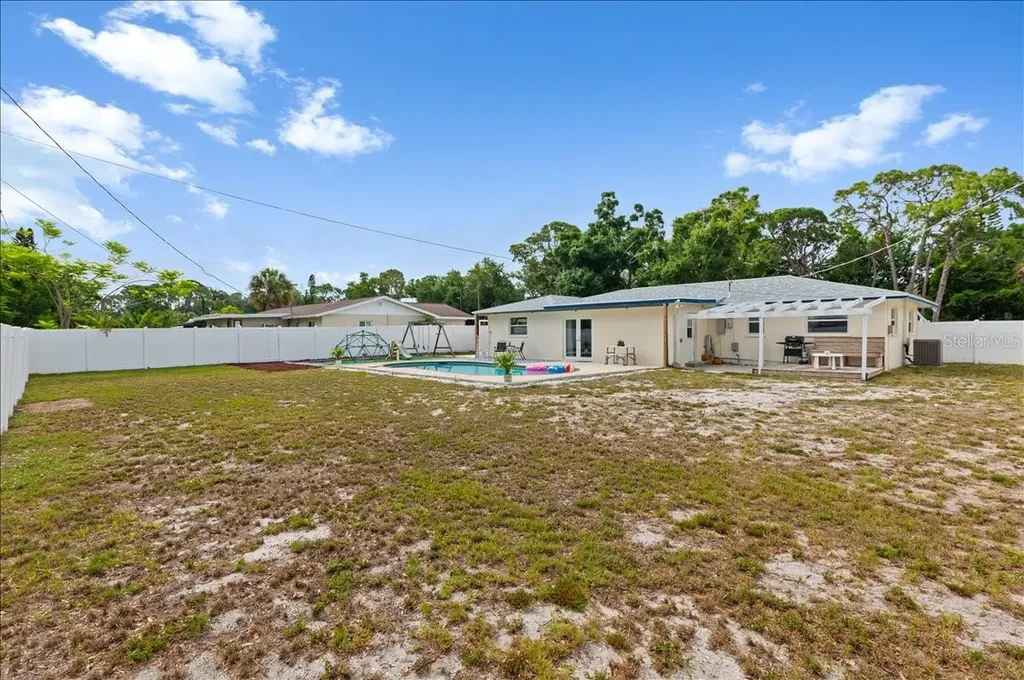 7816 3rd Avenue W Bradenton FL 34209