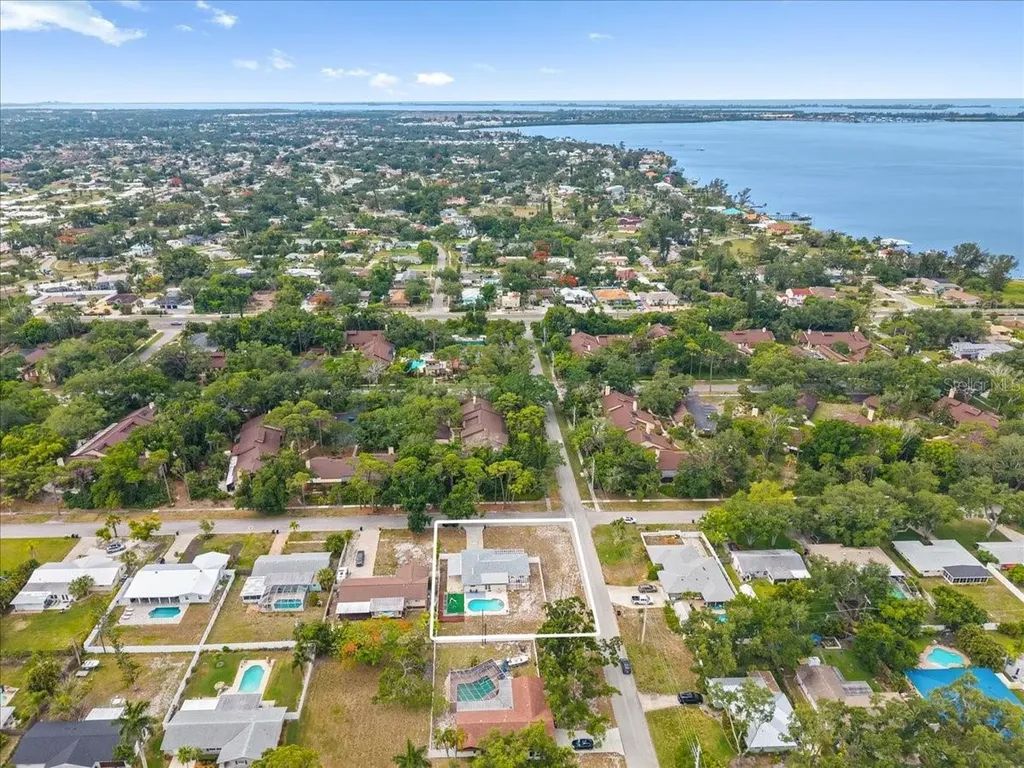 7816 3rd Avenue W Bradenton FL 34209