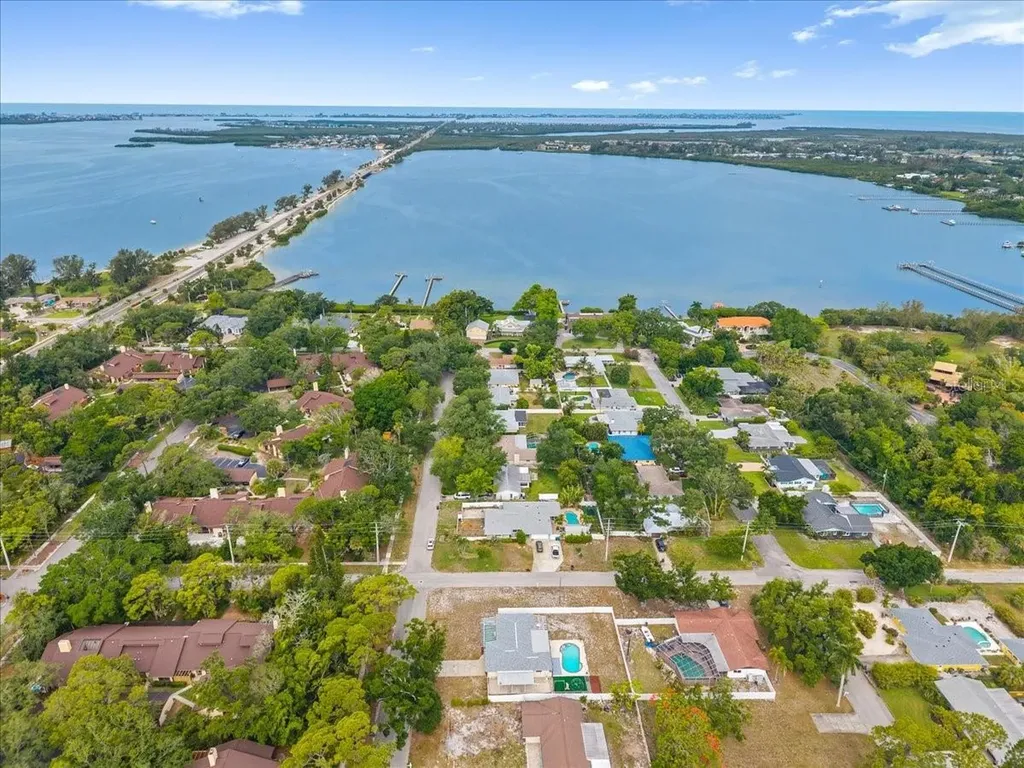 7816 3rd Avenue W Bradenton FL 34209