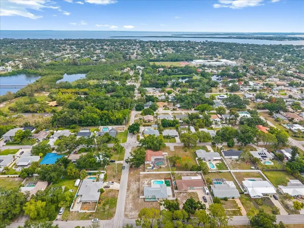 7816 3rd Avenue W Bradenton FL 34209