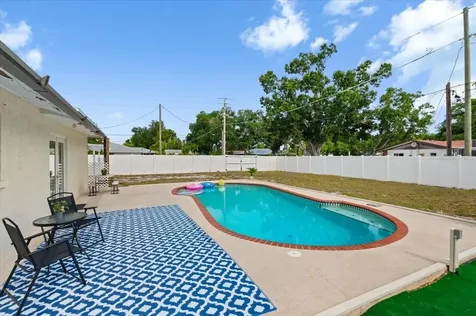 7816 3rd Avenue W Bradenton FL 34209