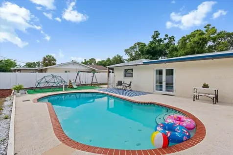 7816 3rd Avenue W Bradenton FL 34209