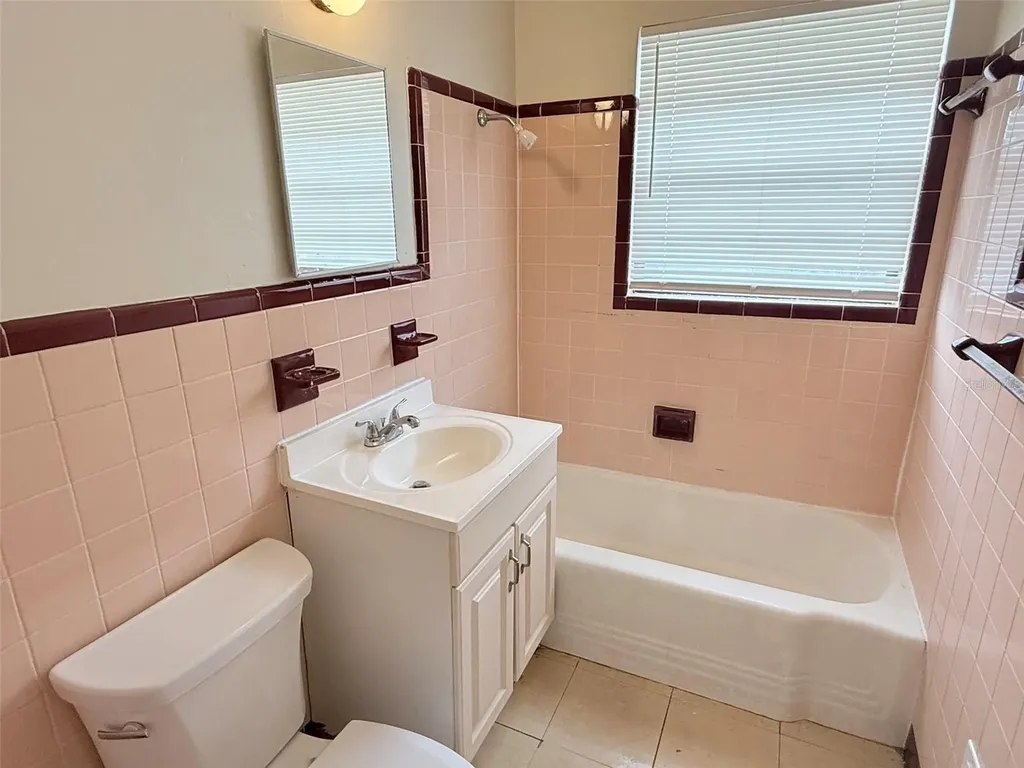 2404 10th Street W Bradenton FL 34205