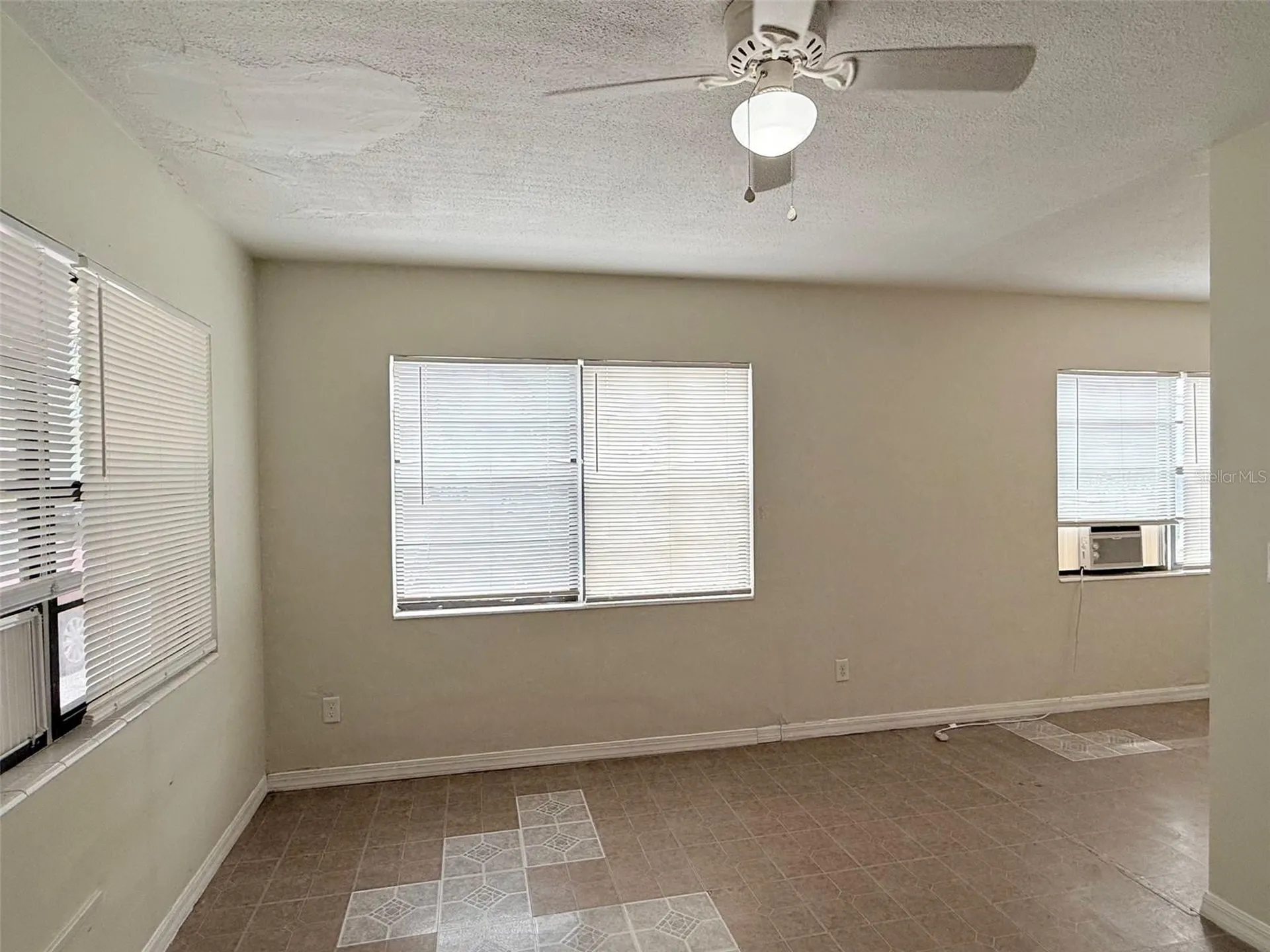 2404 10th Street W Bradenton FL 34205