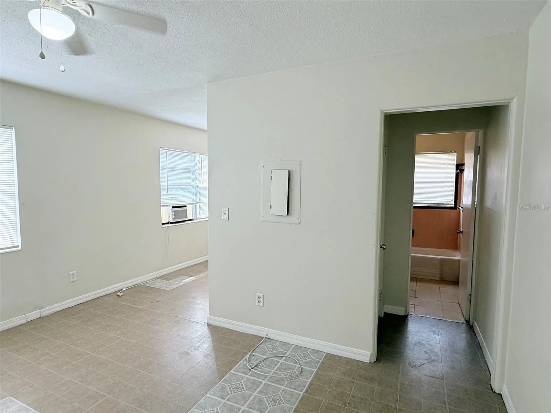 2404 10th Street W Bradenton FL 34205