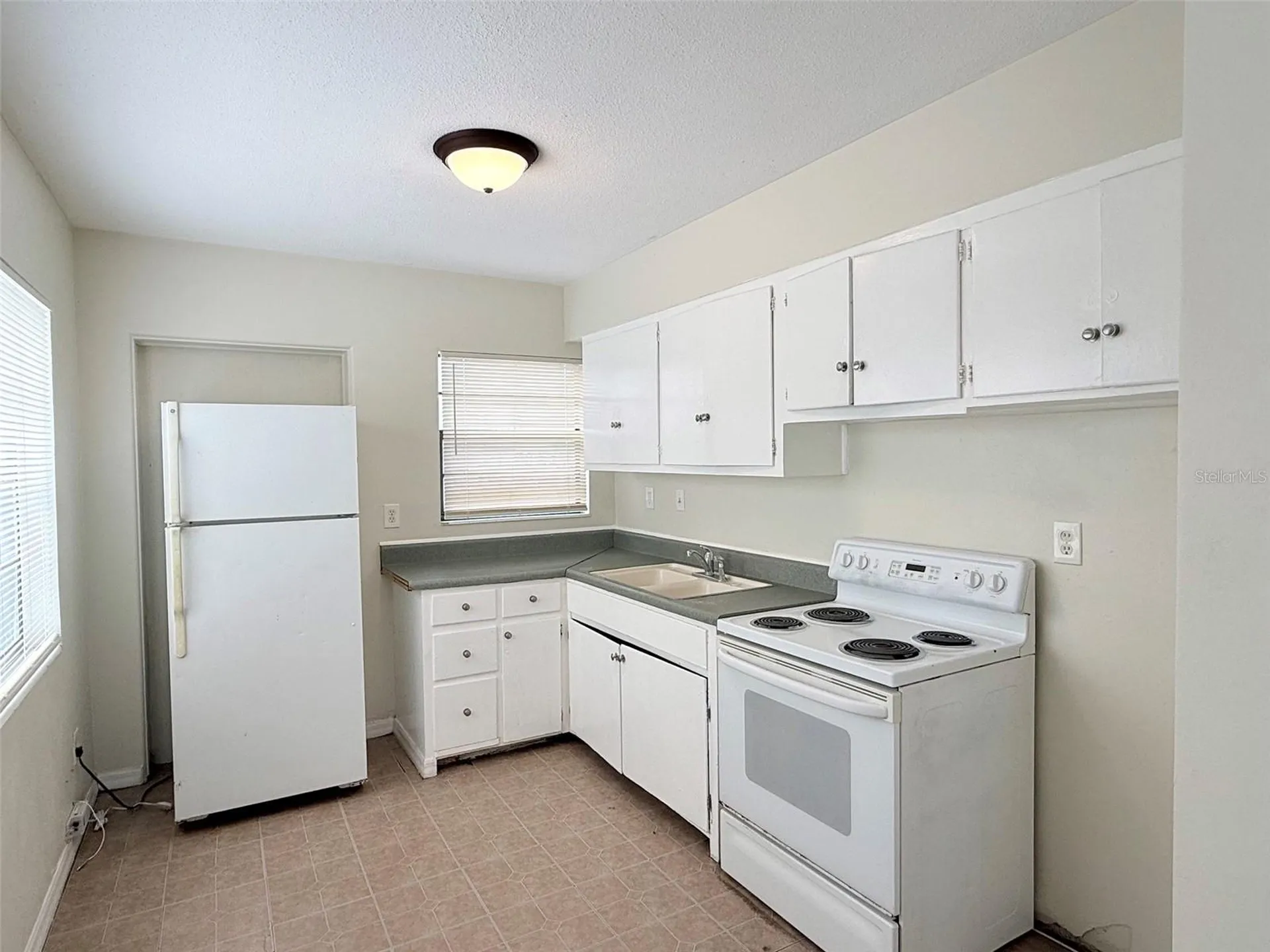 2404 10th Street W Bradenton FL 34205