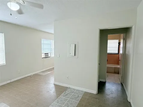 2404 10th Street W Bradenton FL 34205
