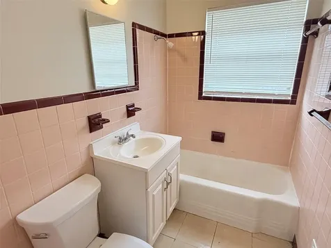 2404 10TH Street W Bradenton FL 34205