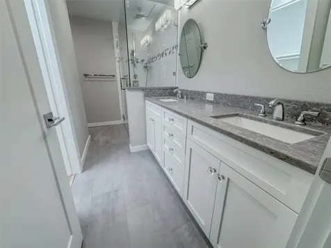 3038 Ringwood Meadow Sarasota FL 34235