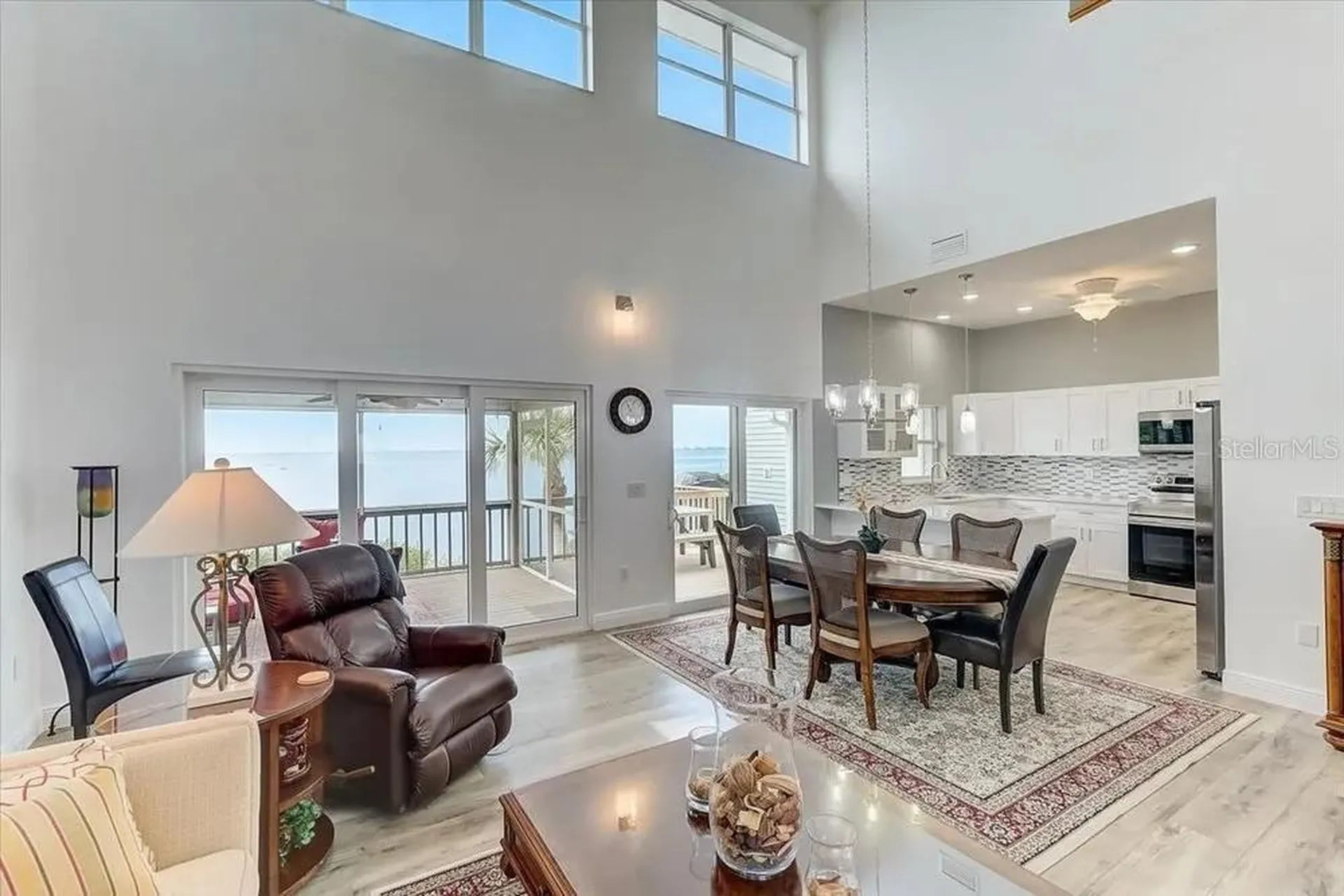 2424 Bay Drive Bradenton FL 34207