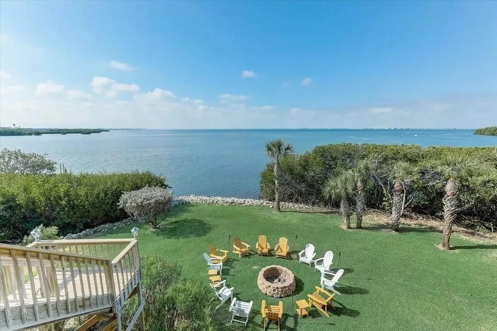 2424 Bay Drive Bradenton FL 34207