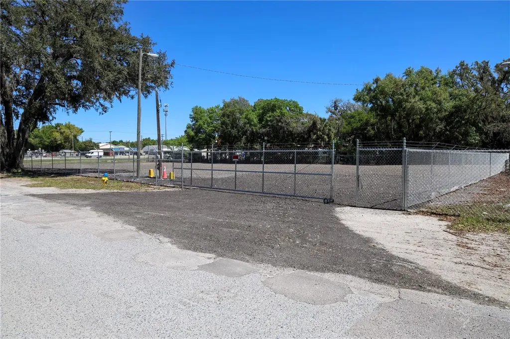 11703 N Us 301 Highway Thonotosassa FL 33592