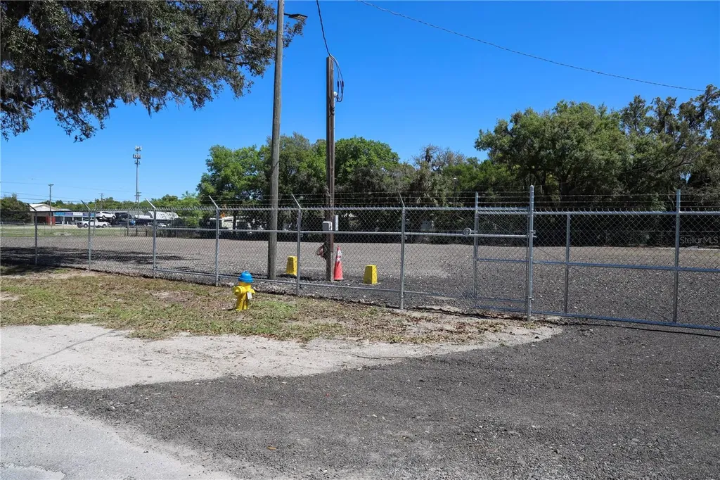 11703 N Us 301 Highway Thonotosassa FL 33592