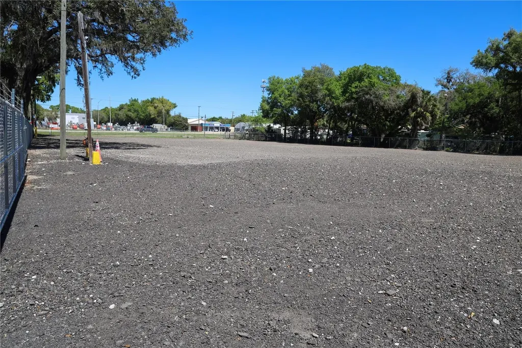 11703 N Us 301 Highway Thonotosassa FL 33592