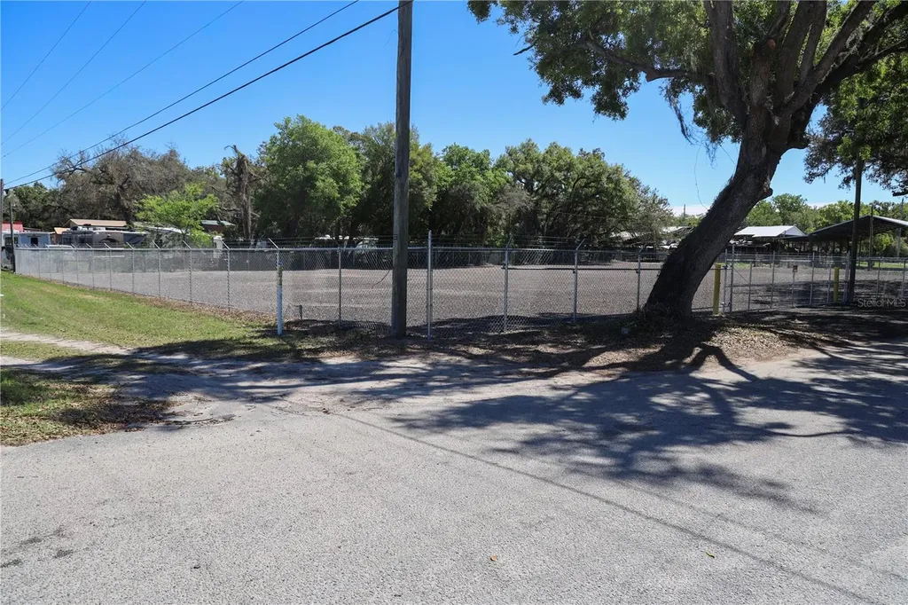 11703 N Us 301 Highway Thonotosassa FL 33592