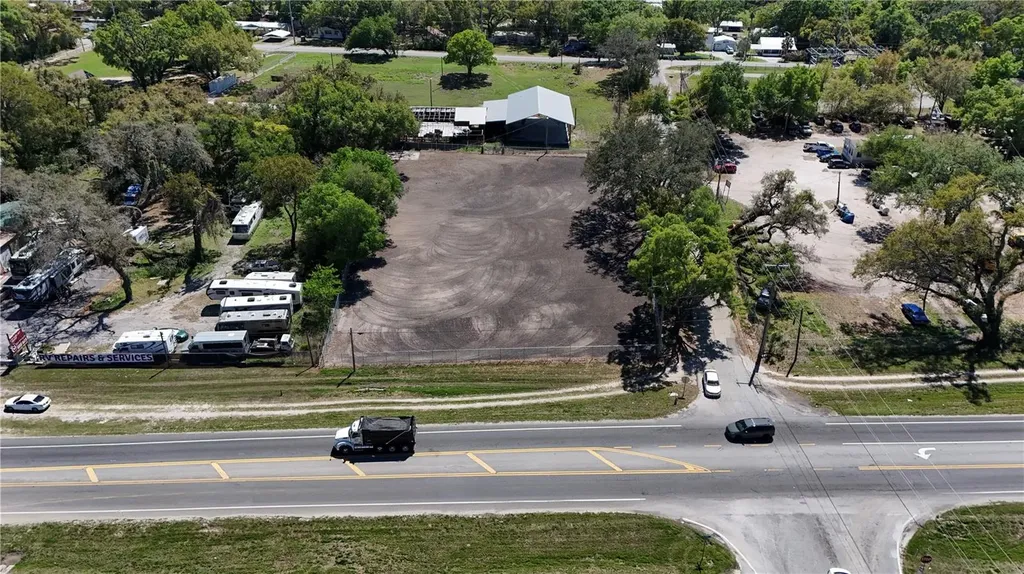 11703 N Us 301 Highway Thonotosassa FL 33592