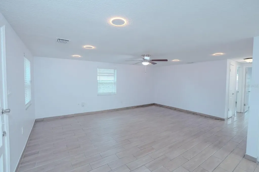 503 Moore Avenue Seffner FL 33584