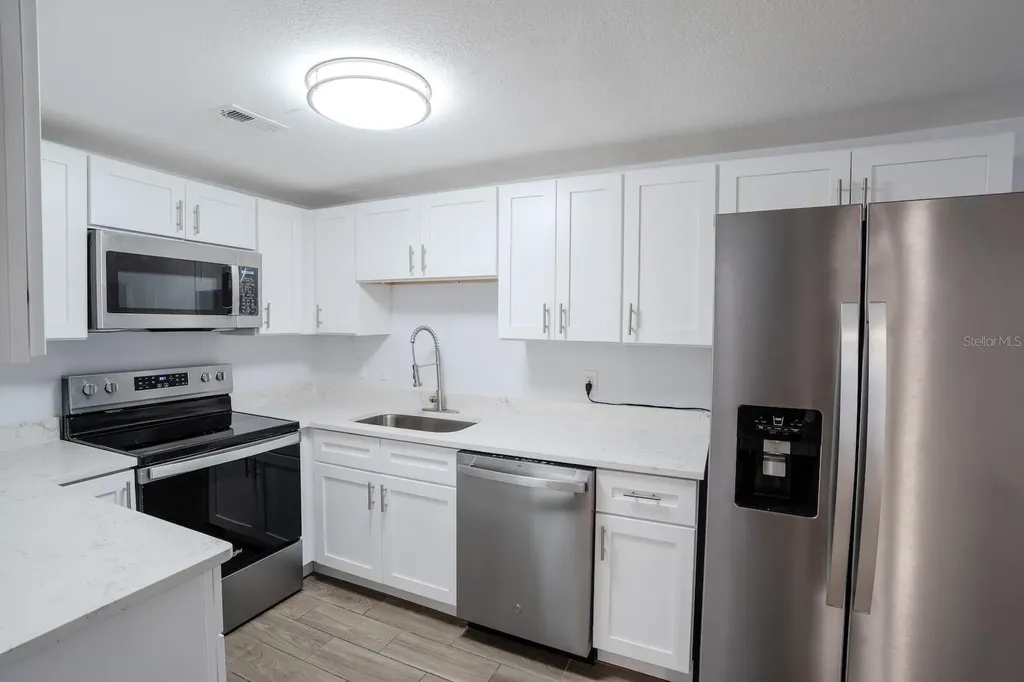 503 Moore Avenue Seffner FL 33584