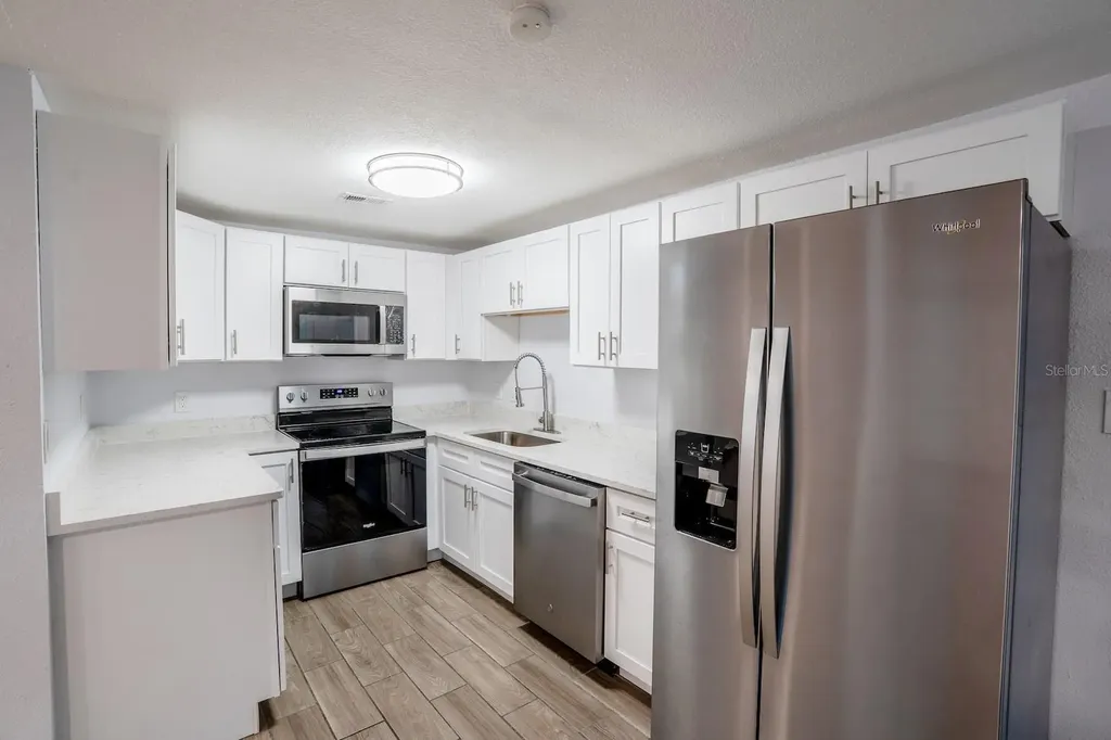 503 Moore Avenue Seffner FL 33584