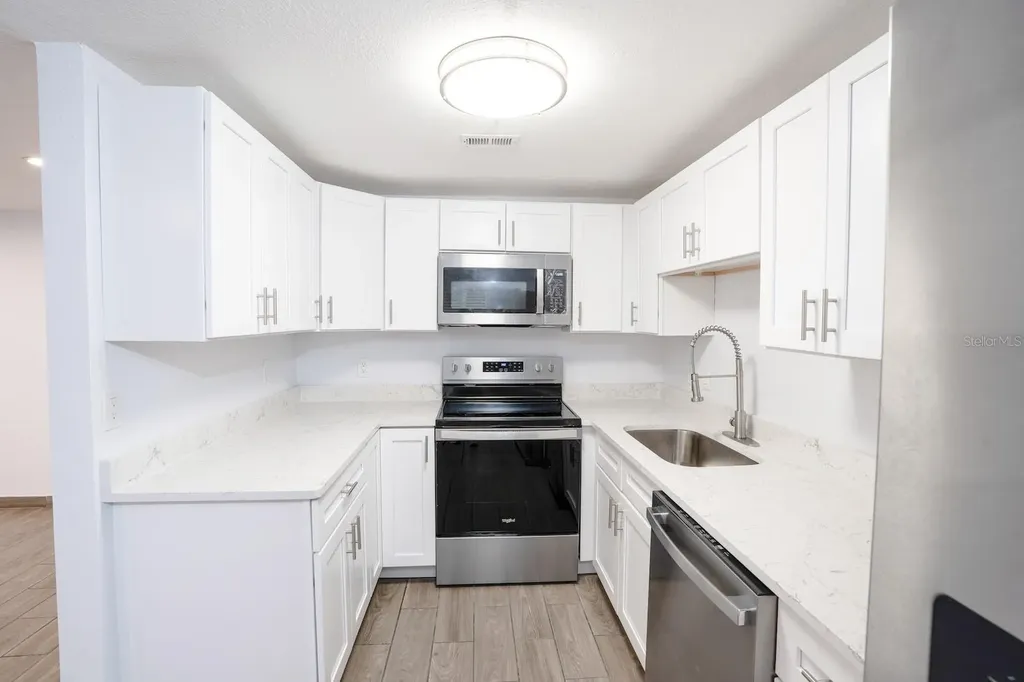 503 Moore Avenue Seffner FL 33584