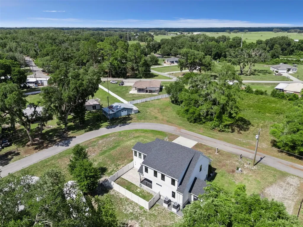 4777 Cr 306a Lake Panasoffkee FL 33538