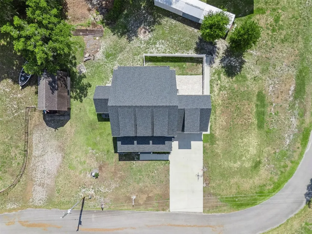 4777 Cr 306a Lake Panasoffkee FL 33538
