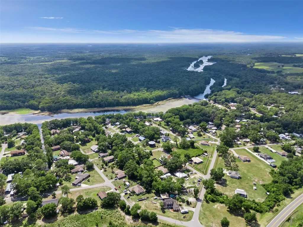 4777 Cr 306a Lake Panasoffkee FL 33538
