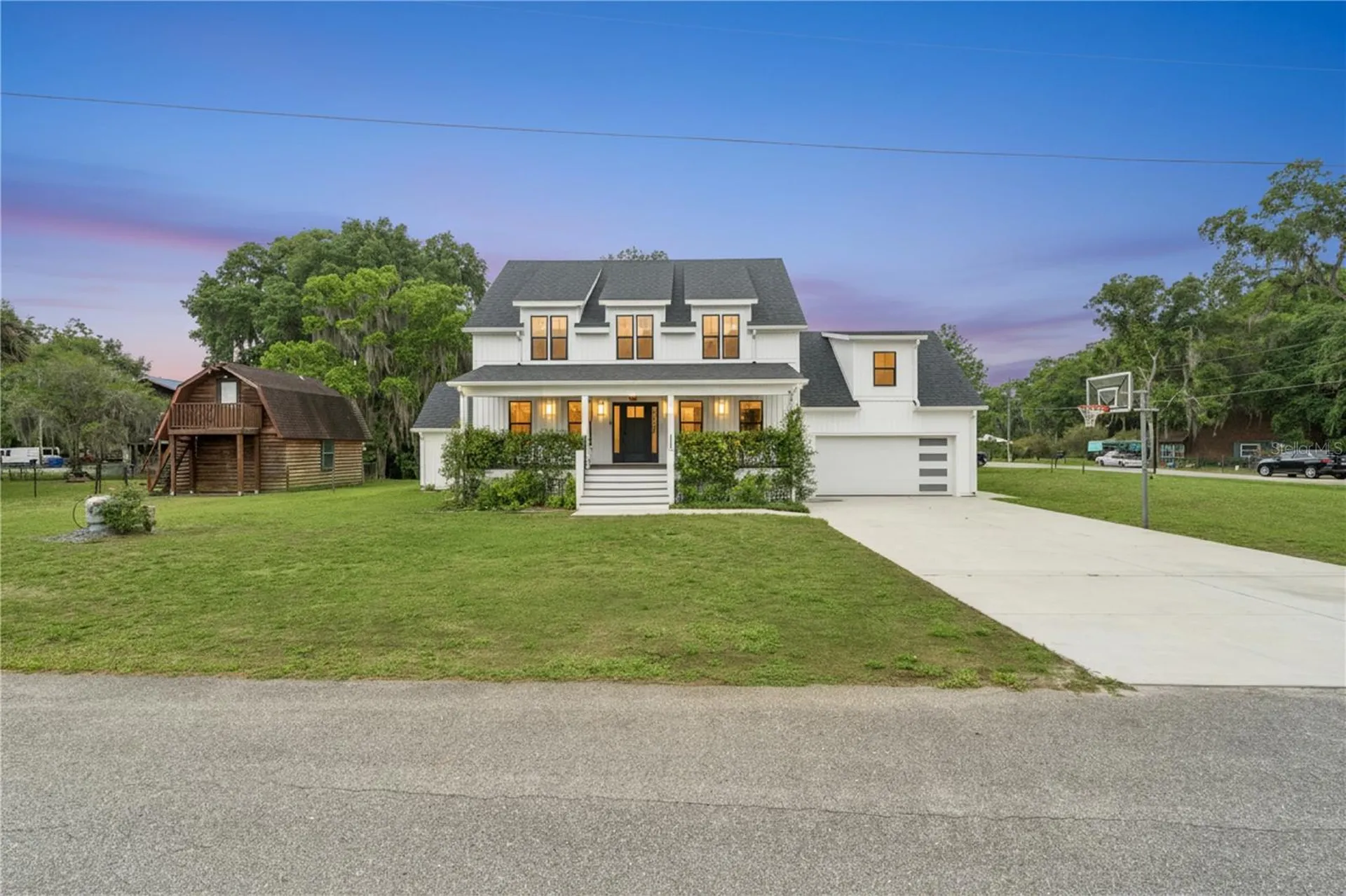 4777 Cr 306a Lake Panasoffkee FL 33538