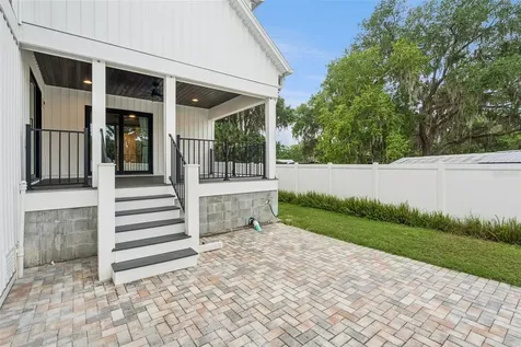 4777 Cr 306a Lake Panasoffkee FL 33538