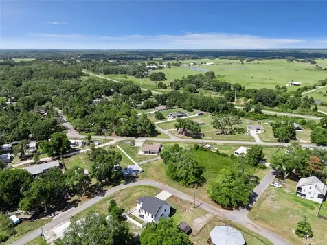 4777 Cr 306a Lake Panasoffkee FL 33538