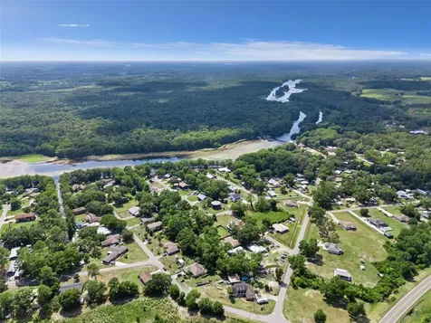 4777 Cr 306a Lake Panasoffkee FL 33538