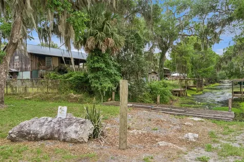 4777 Cr 306a Lake Panasoffkee FL 33538