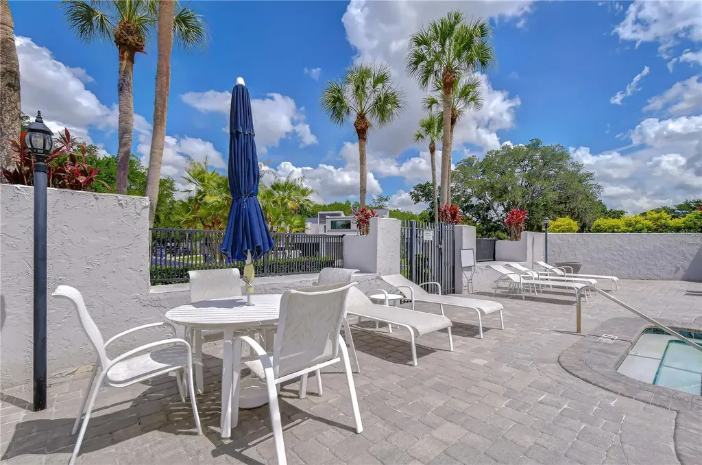 4222 Fairway Circle Tampa FL 33618