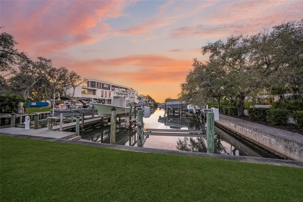 1451 Rebecca Lane Sarasota FL 34231