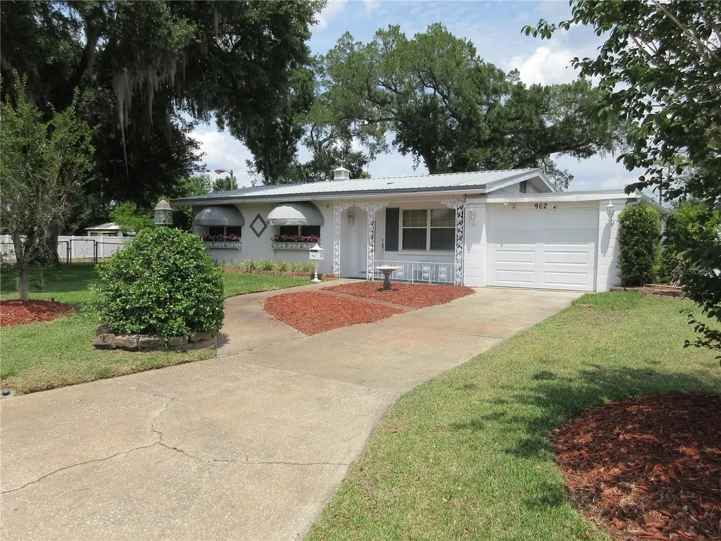 902 N Crystal Terrace Plant City FL 33563