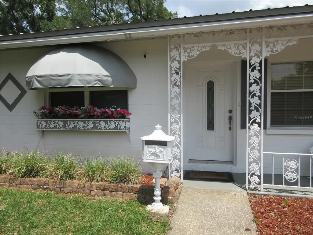 902 N Crystal Terrace Plant City FL 33563