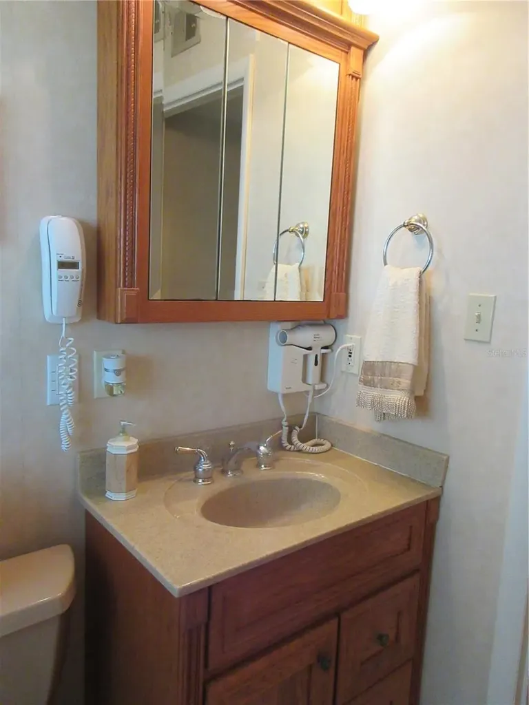 902 N Crystal Terrace Plant City FL 33563