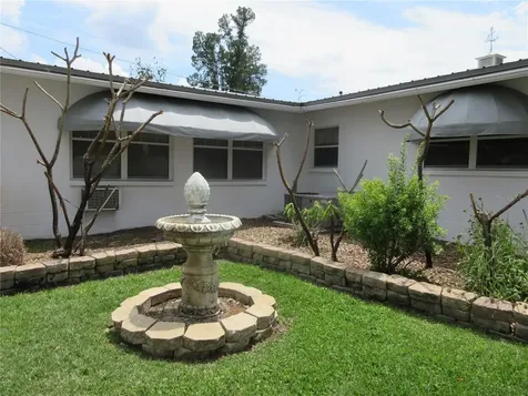 902 N Crystal Terrace Plant City FL 33563
