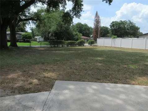 902 N Crystal Terrace Plant City FL 33563