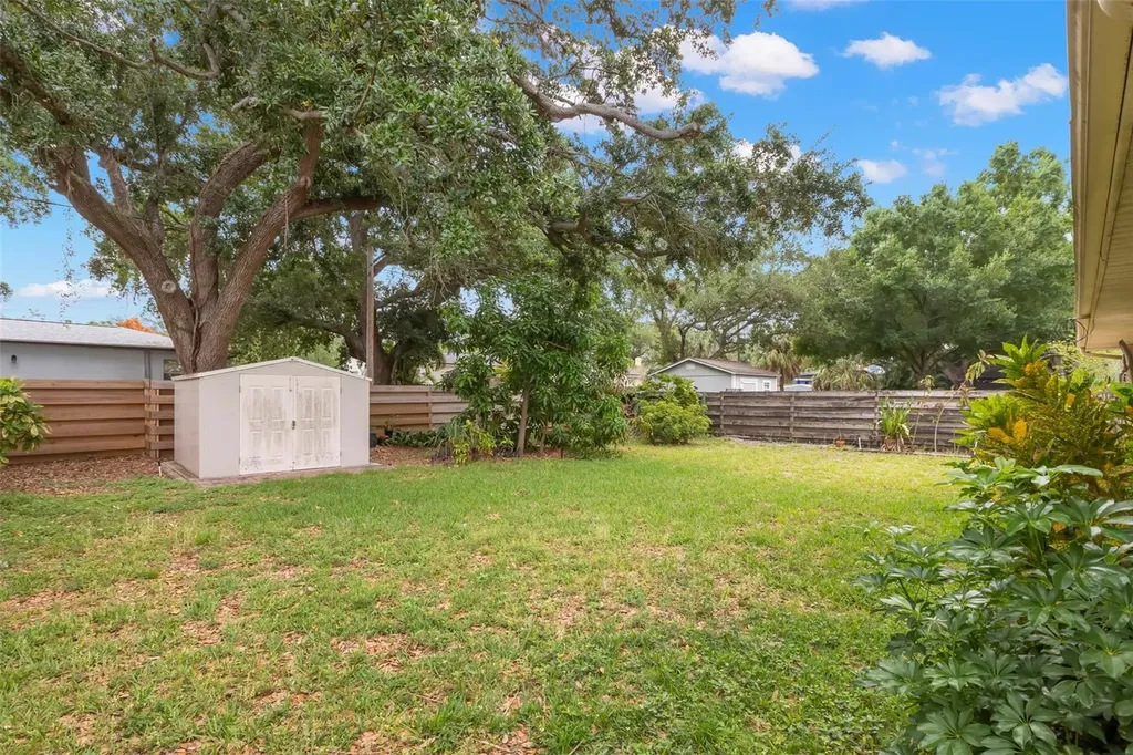 2616 Toronto Tampa FL 33629